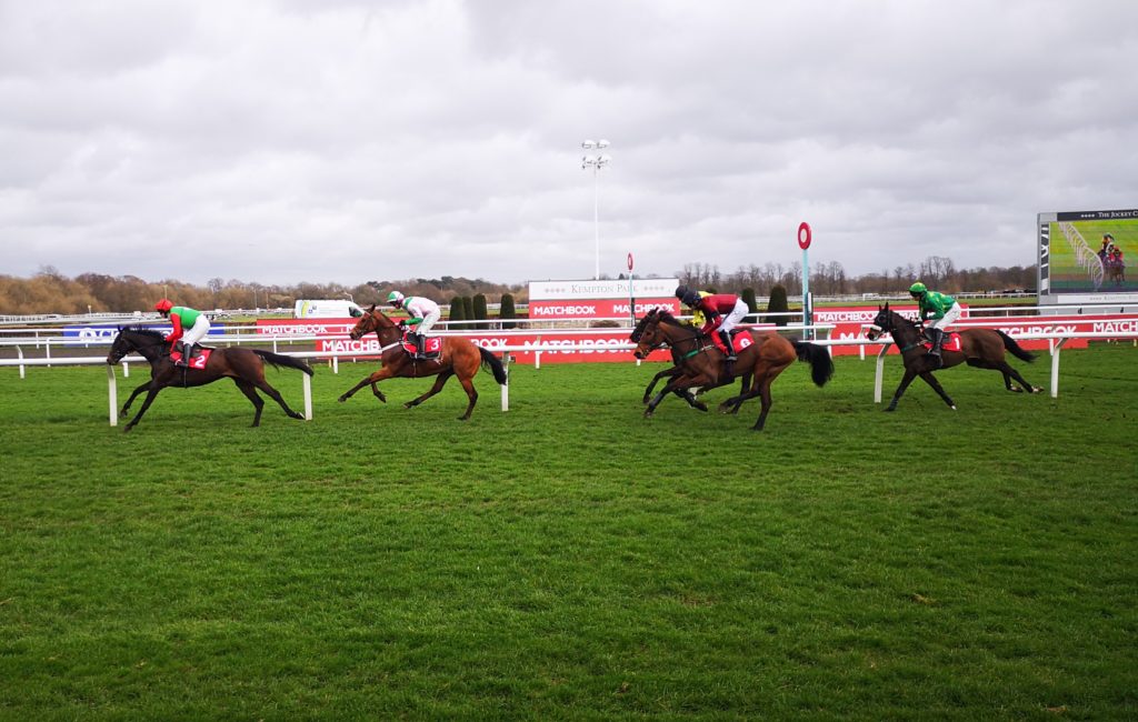 kempton park chase day